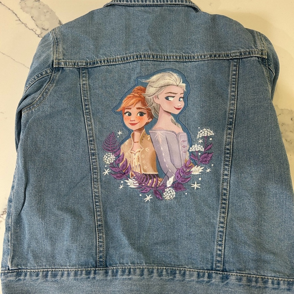 BEAUTIFUL Girls Elsa and Anna Frozen Denim Jacket!!🤍